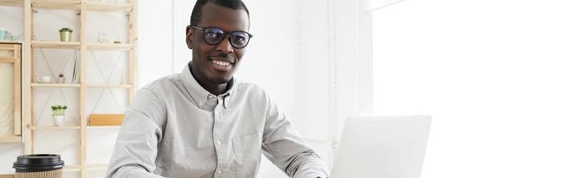 Disturbi visivi: cos'è l'ipermetropia? Sintomi, cause e trattamenti | Blog  Lentiamo.it