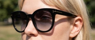 Tom Ford Moira FT1109 01B 53 Immagine generata
